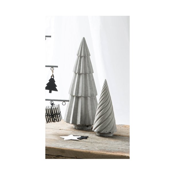 Juletr�. Beton. 25 cm.