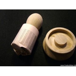 Pot maker. Egetr. FSC mrket tr. Diameter: 4 cm.