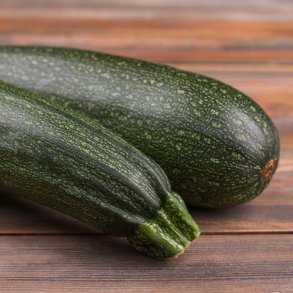 Courgetter fr�. Black beauty. Cucurbita pepo. Ca. 10 �kologiske fr�.